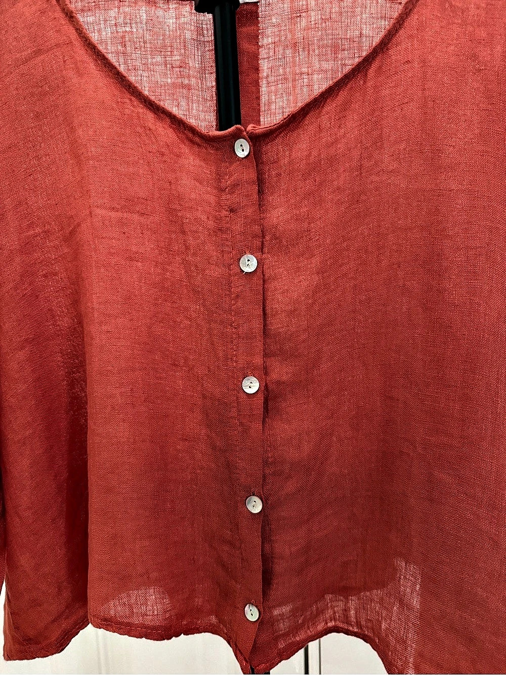 Made in Italy Linen Button-Front Blouse in Red - Picture 7 of 9